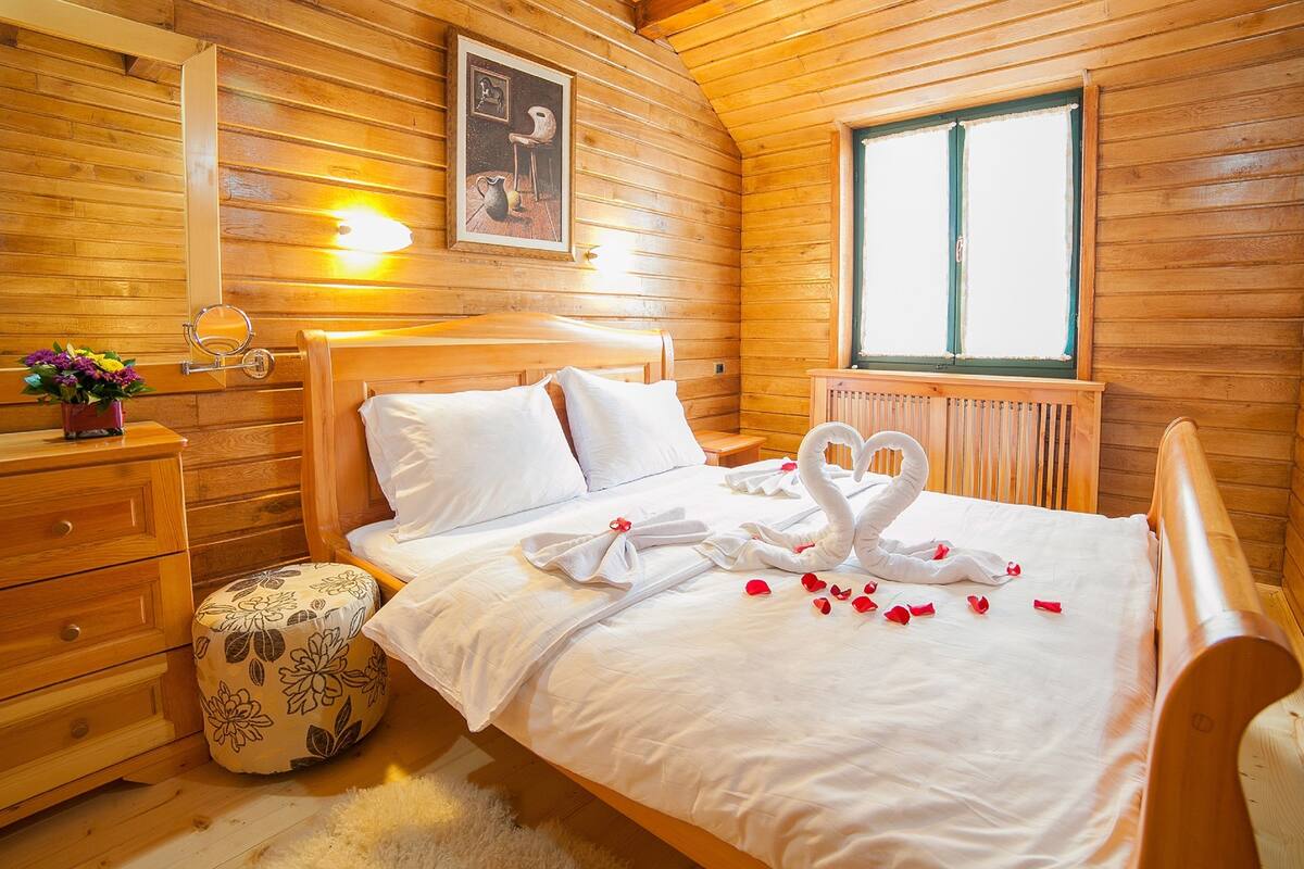 Standard Room | Premium bedding, minibar, in-room safe, desk