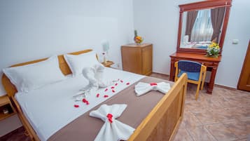 Premium bedding, desk, free WiFi, bed sheets