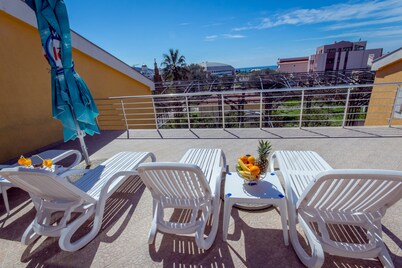 Hotel Pharos