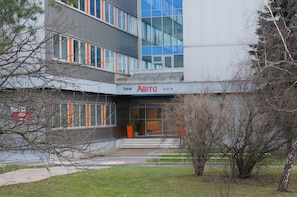 EntrĂ©e de lâhĂ©bergement