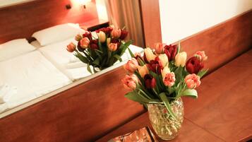 In-room safe, desk, blackout drapes, free cribs/infant beds