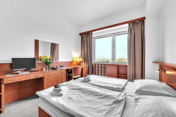 In-room safe, desk, blackout drapes, free cribs/infant beds