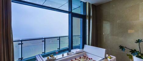 Premium bedding, minibar, in-room safe, desk