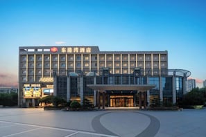 Unclassified image, 5 of 47, button - East Harbour Hotel (Ningbo)
