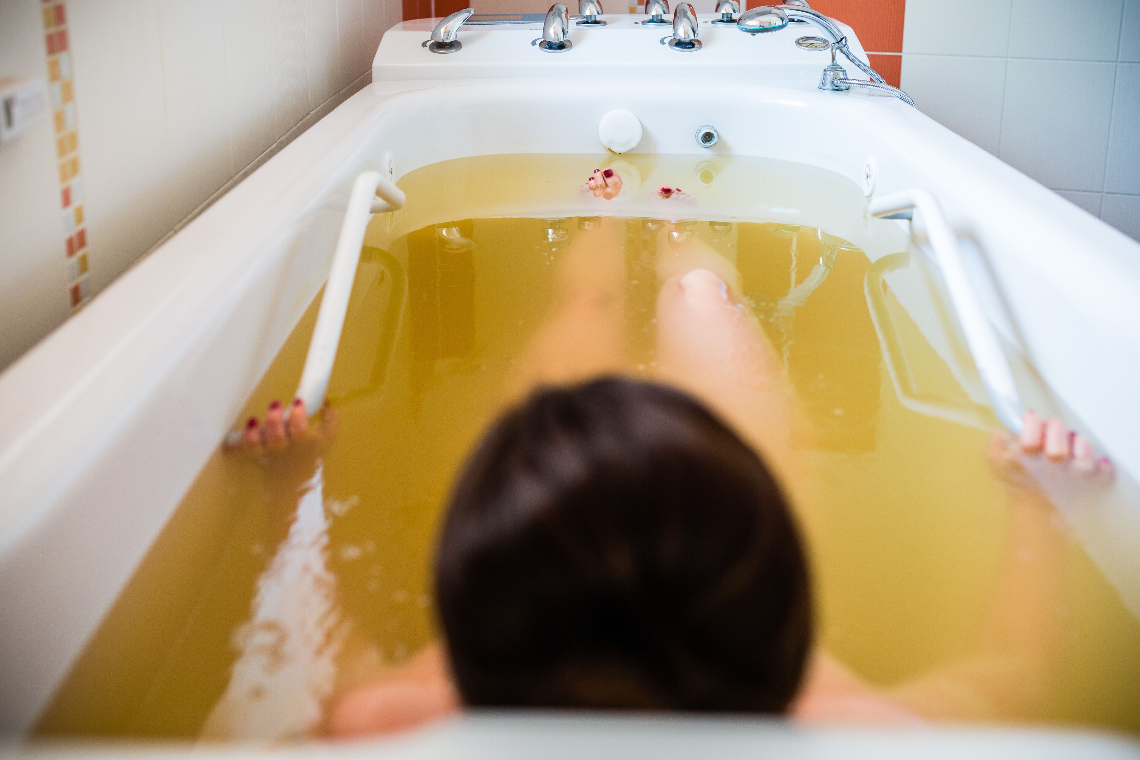 sauna, hot tub, steam room, body treatments, aromatherapy