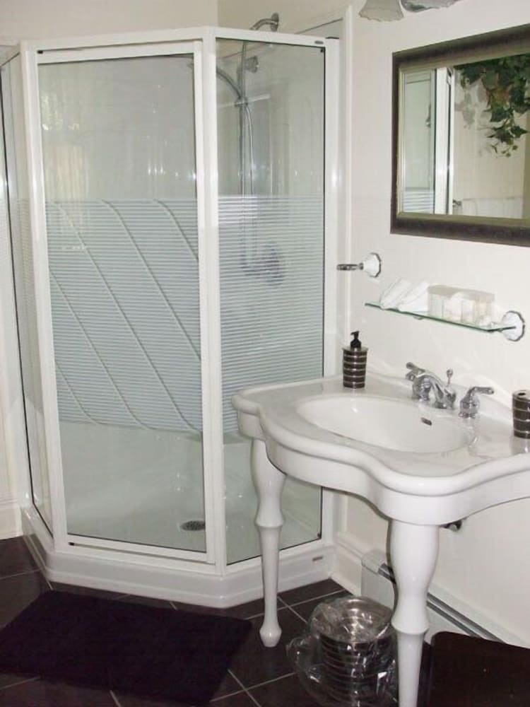 Fitzroy Hall by null