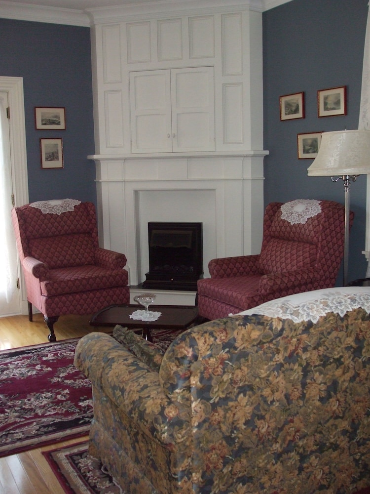 Fitzroy Hall by null