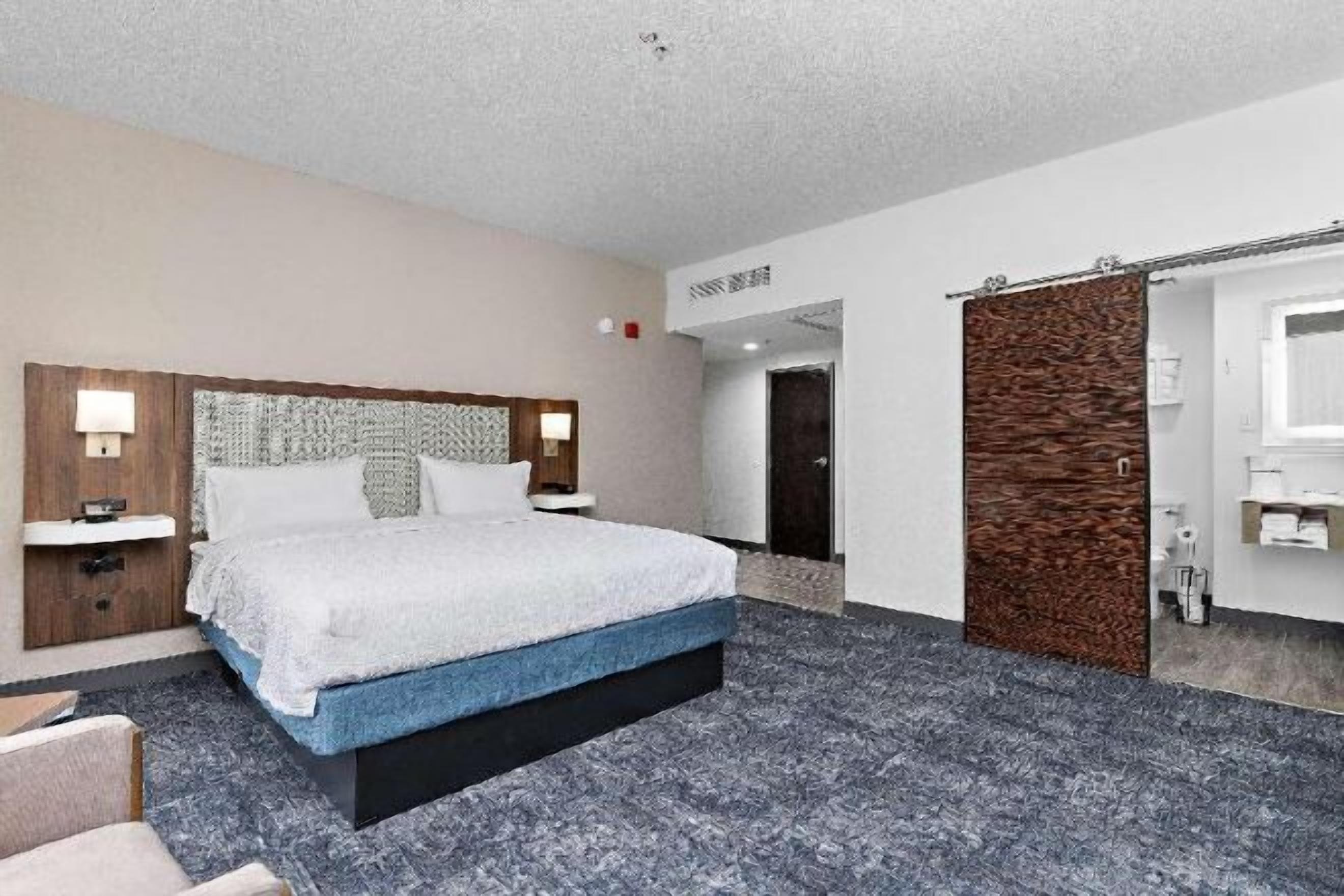 In-room safe, laptop workspace, blackout curtains, free WiFi