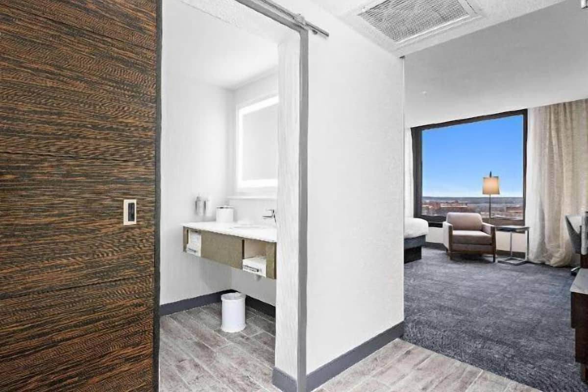 Bathroom | Free toiletries, hair dryer, towels