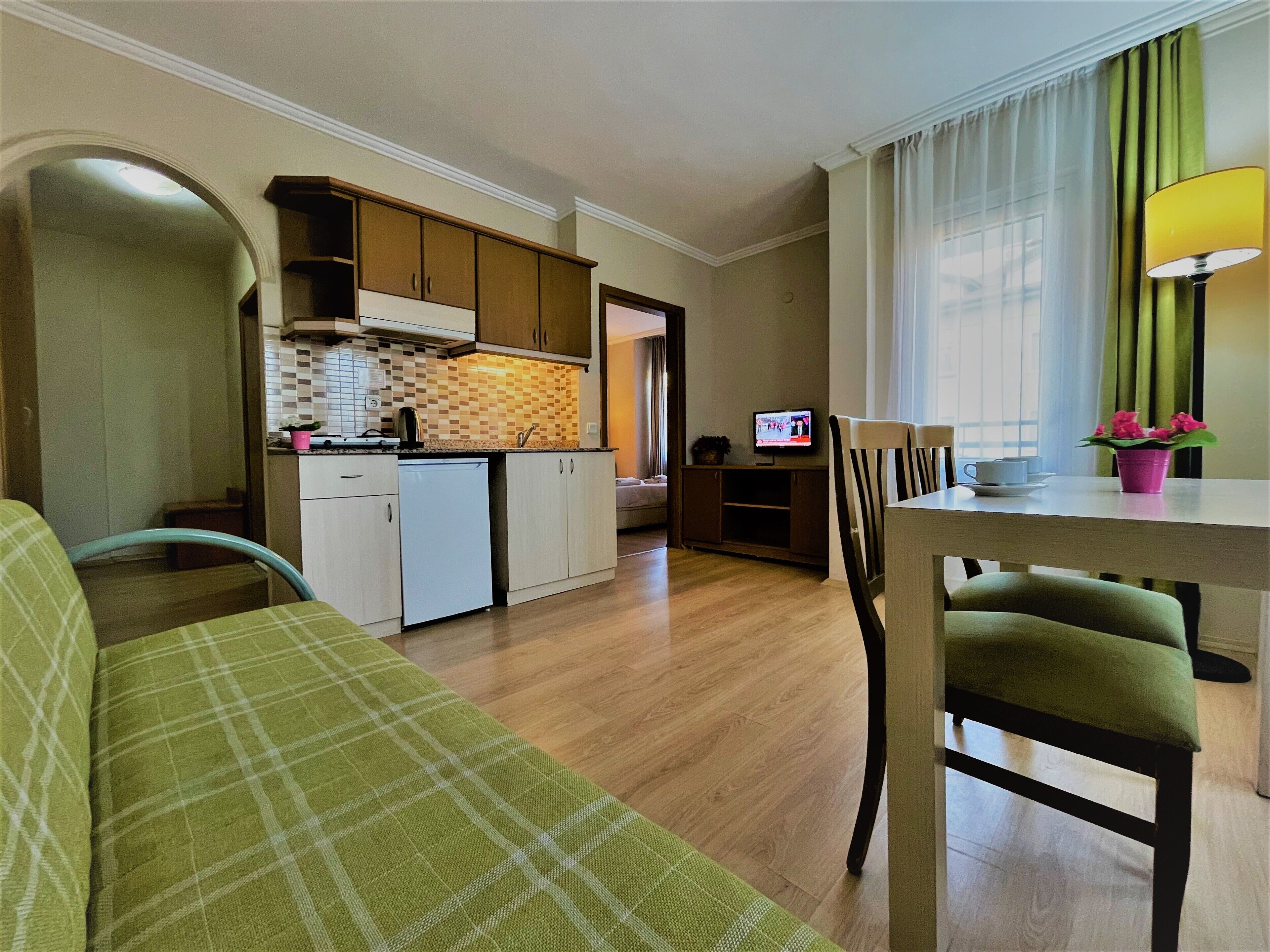 Photo - Select Suite & Apart