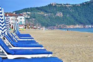 Platja privada a prop i servei gratuït de connexió amb la platja