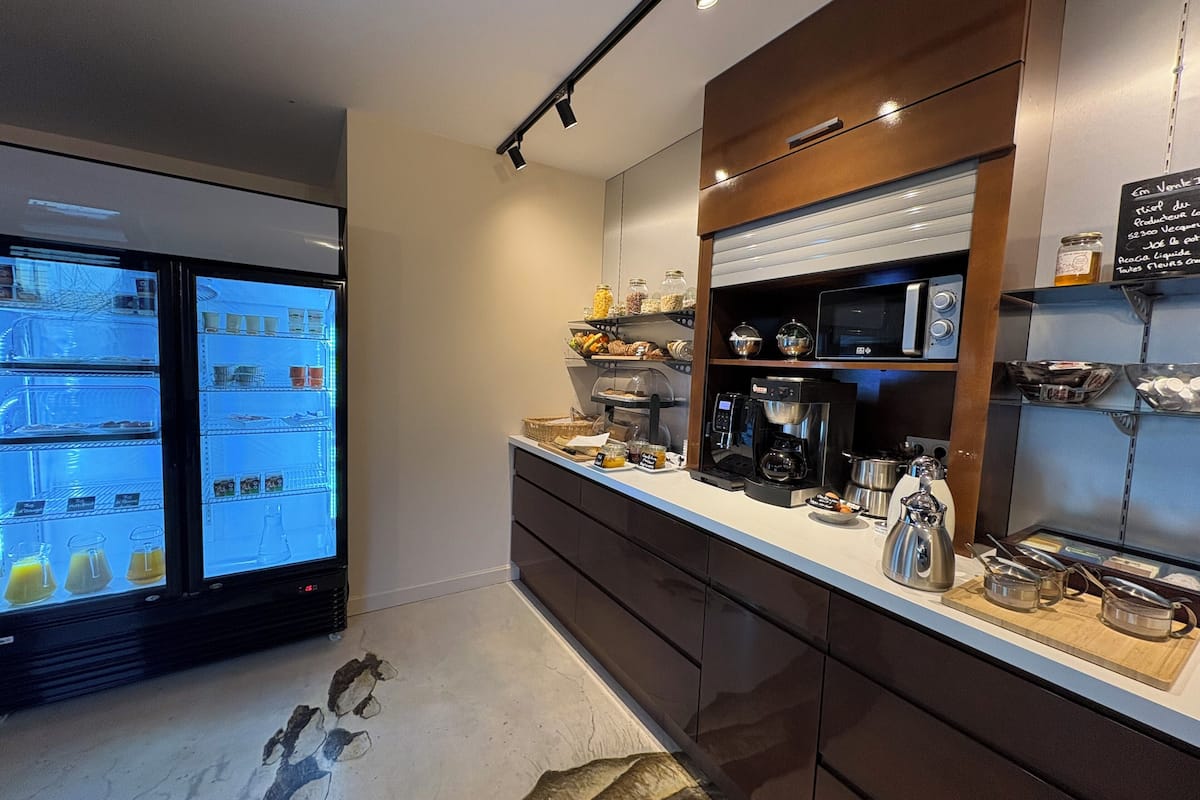 daily buffet breakfast (eur 16 per person)