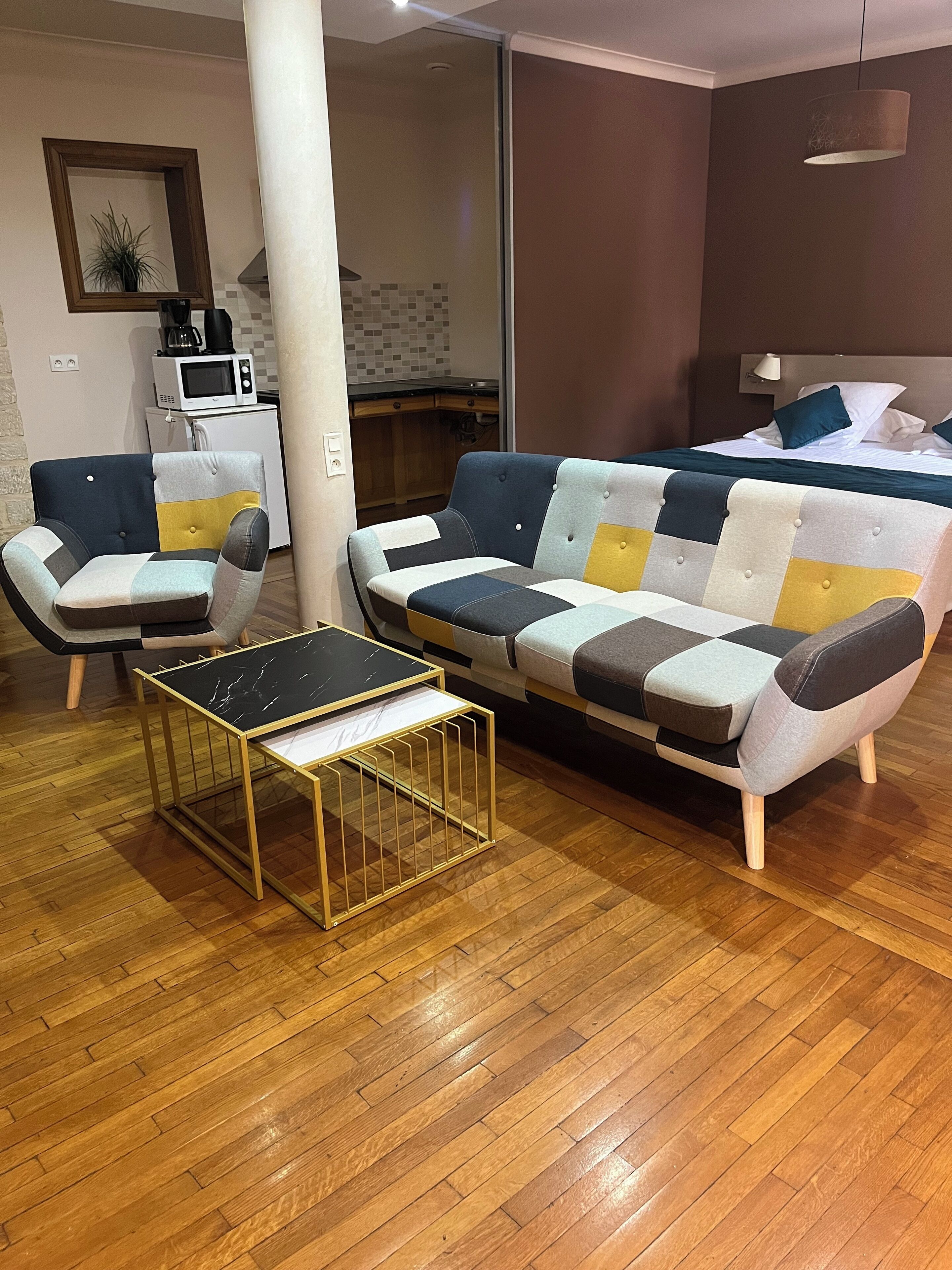 duplex, 2 bedrooms, accessible | living area | flat-screen tv