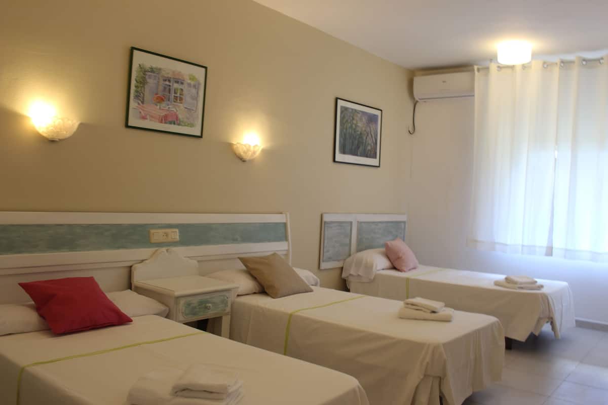 Dreibettzimmer (Lateral)