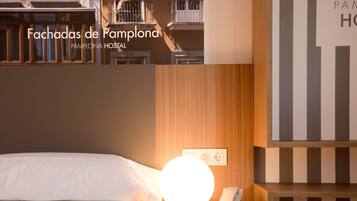 Luxe beddengoed, een bureau, geluiddichte muren, gratis wifi