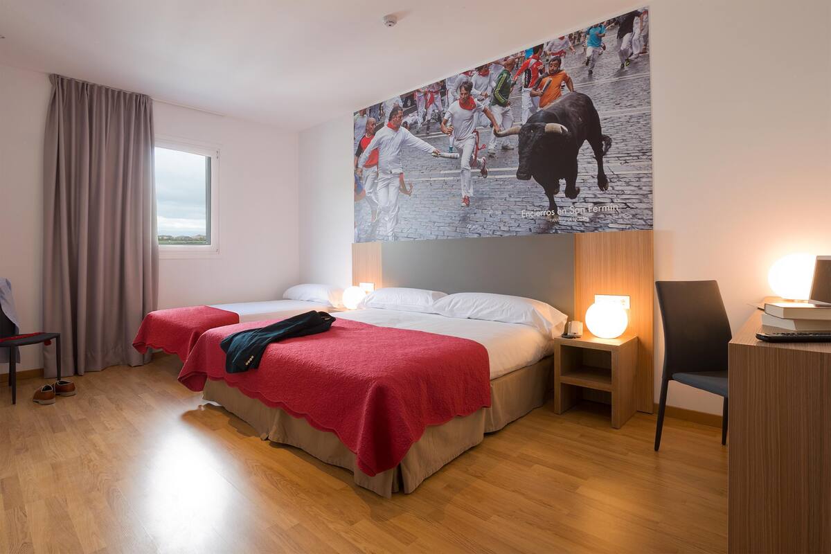 Luxe beddengoed, een bureau, geluiddichte muren, gratis wifi