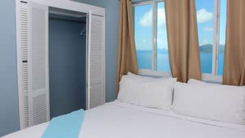 Suite, 2 slaapkamers, balkon, uitzicht op zee | Gratis wifi, beddengoed