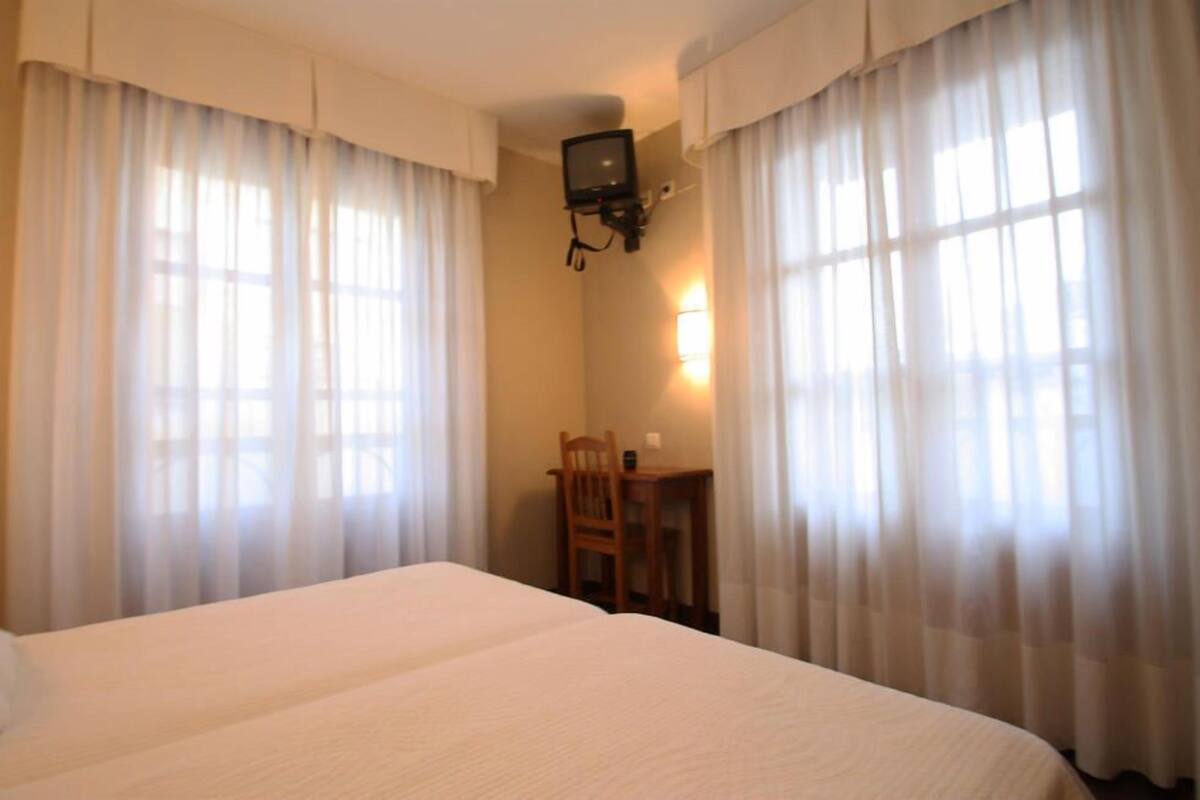 Standard-Doppel- oder -Zweibettzimmer