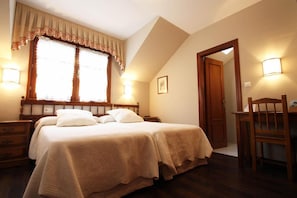 Room - Hostal Restaurante Méndez "El Guardia" (Villafranca del Bierzo)