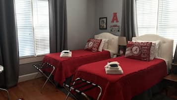 Premium bedding, in-room safe, individually decorated