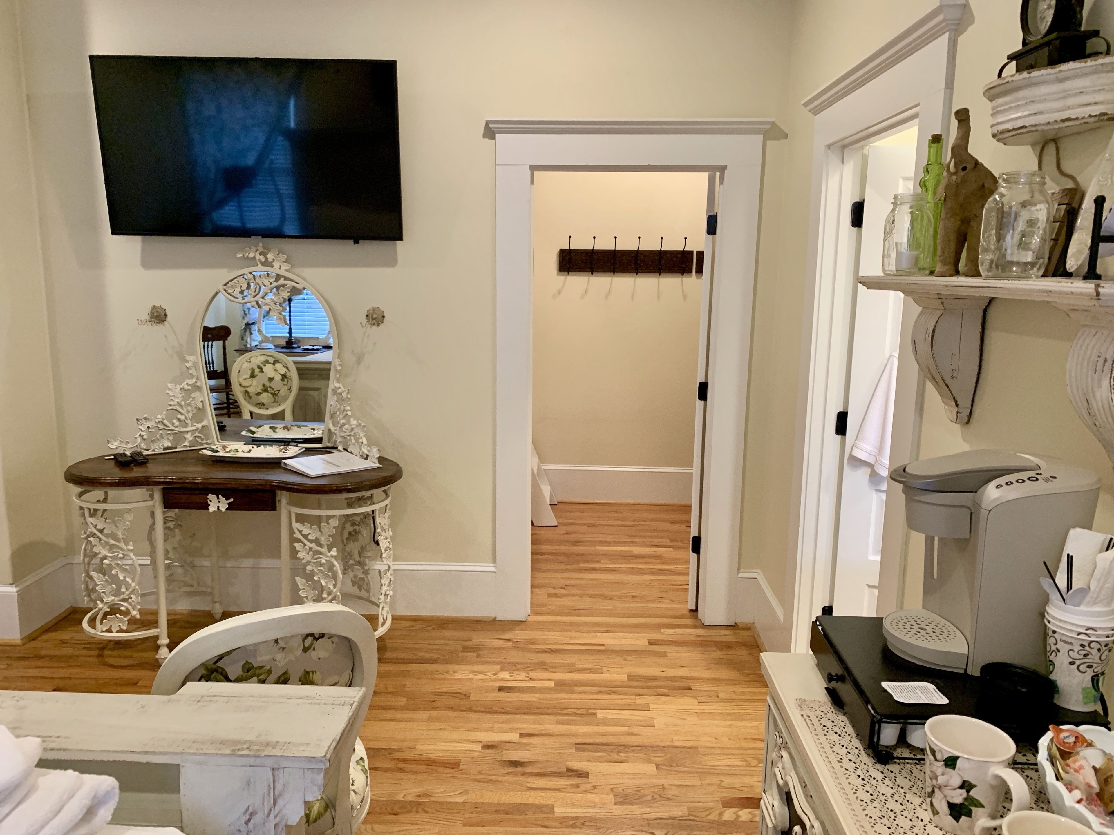 Family Suite, 2 Bedrooms, Jetted Tub, Courtyard View | Premium bedding, in-room safe, individually decorated