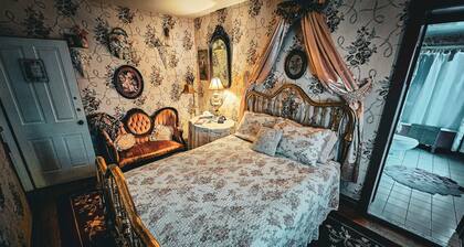 Historic Farnsworth House Inn