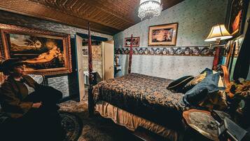 Standard Room, 1 Queen Bed, Non Smoking | Premium bedding, desk, rollaway beds, free WiFi