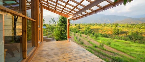 Cottage | Bureau, espace de travail pour ordinateur portable