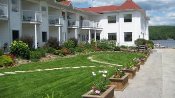 Superior Room, 2 Queen Beds | Property grounds