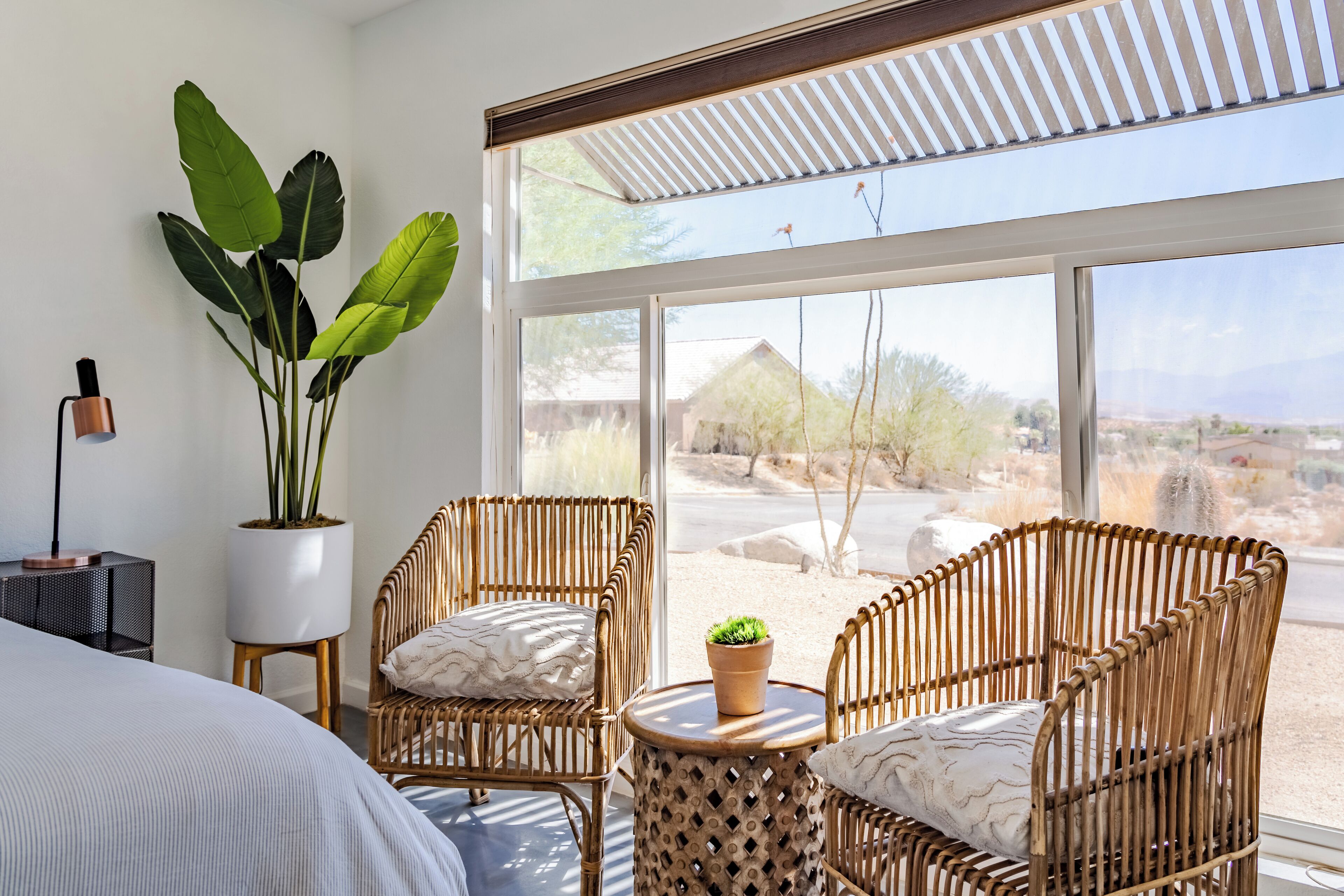 Comfort-stúdíóíbúð - 1 stórt tvíbreitt rúm - eldhúskrókur - fjallasýn | Útsýni úr herberginu