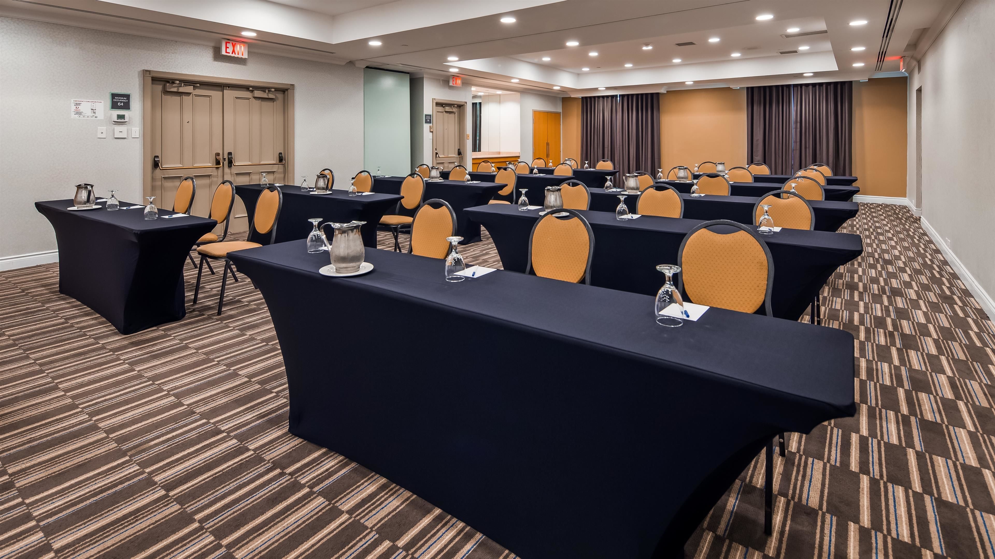 Photo - Best Western Premier Toronto Airport Carlingview Hotel