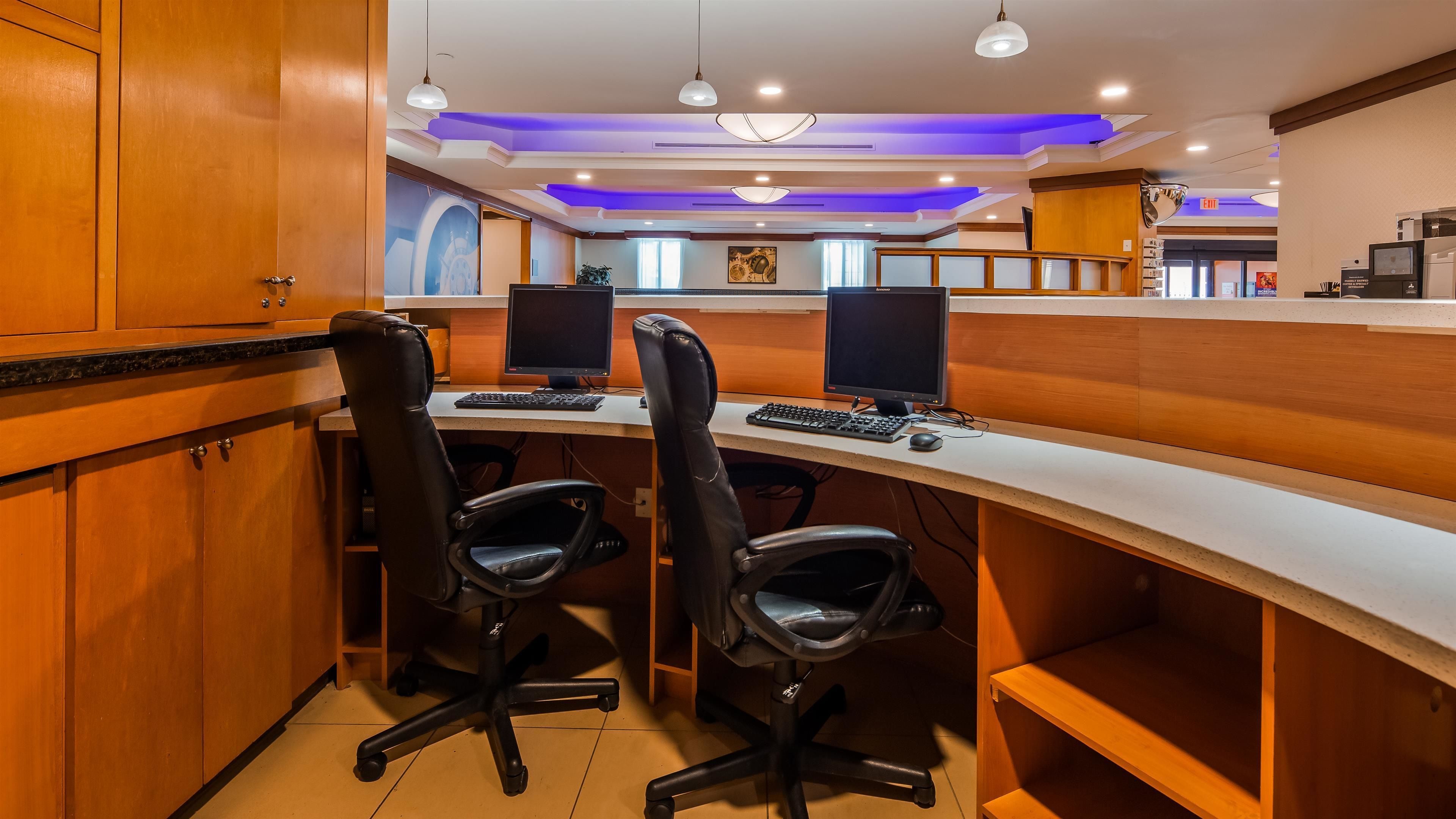 Photo - Best Western Premier Toronto Airport Carlingview Hotel