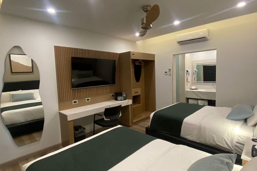 Hotel Pacific