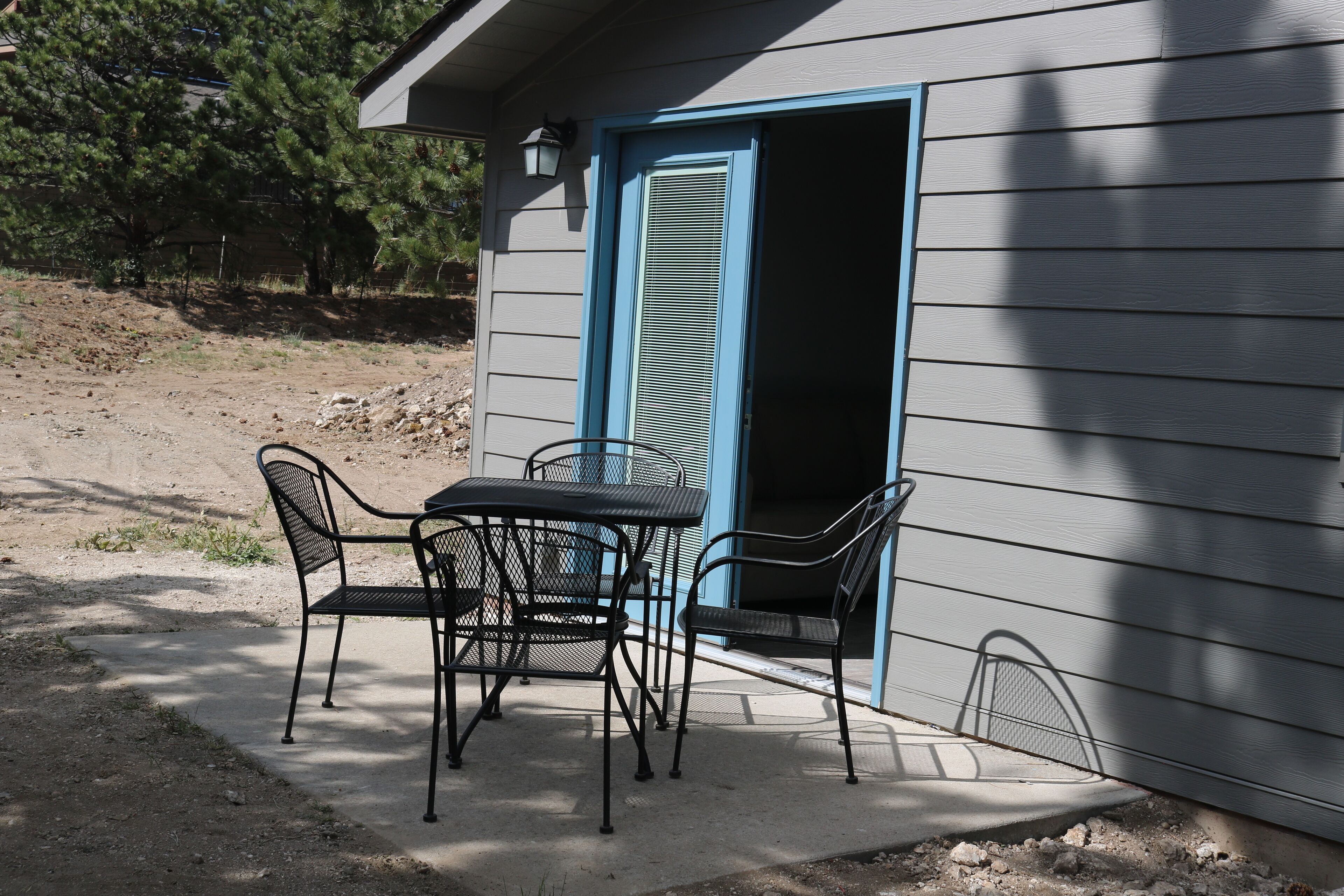 Comfort Studio, 1 King Bed, Patio, Corner | Terrace/patio