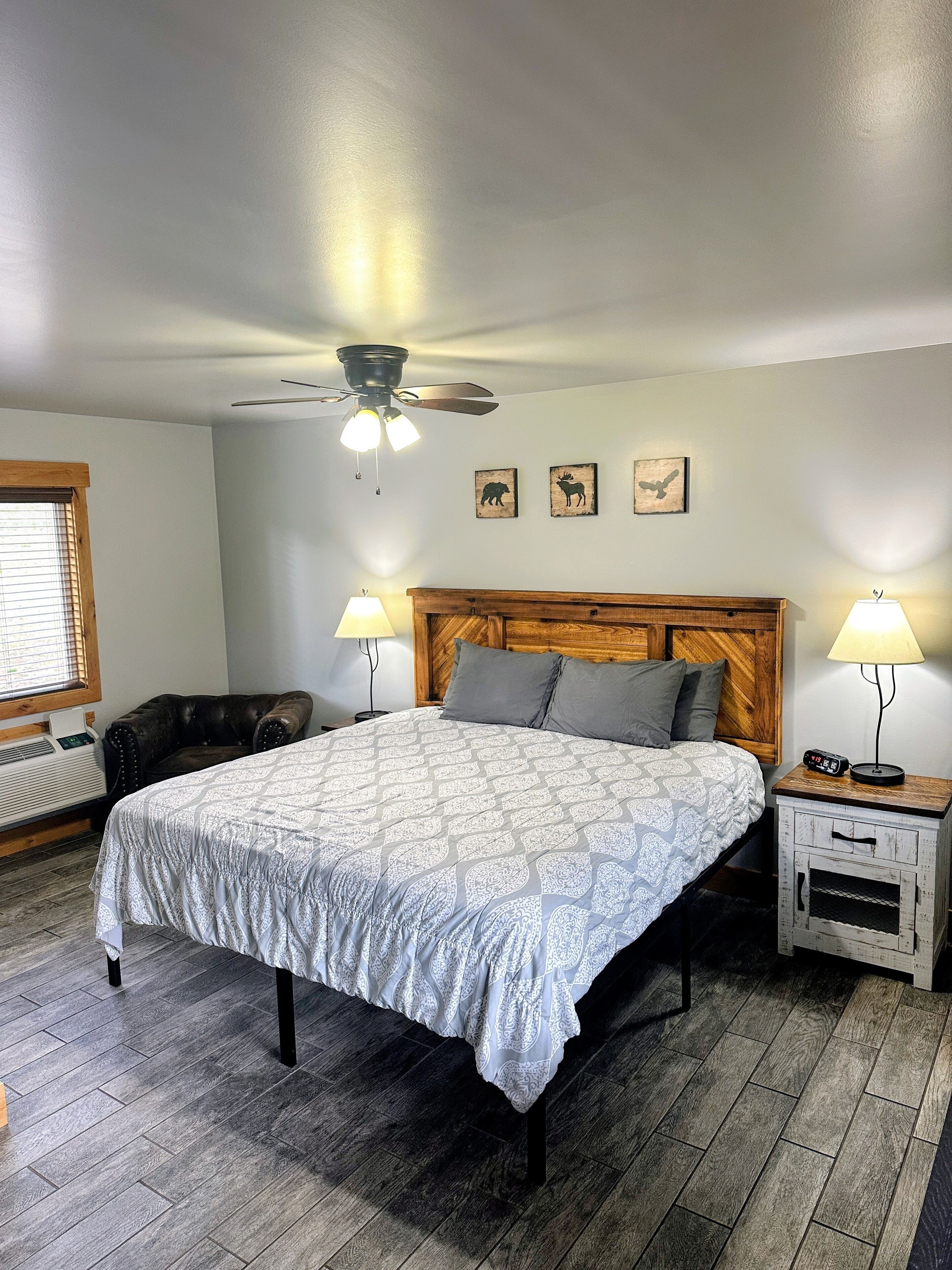 Standard Room, 1 King Bed