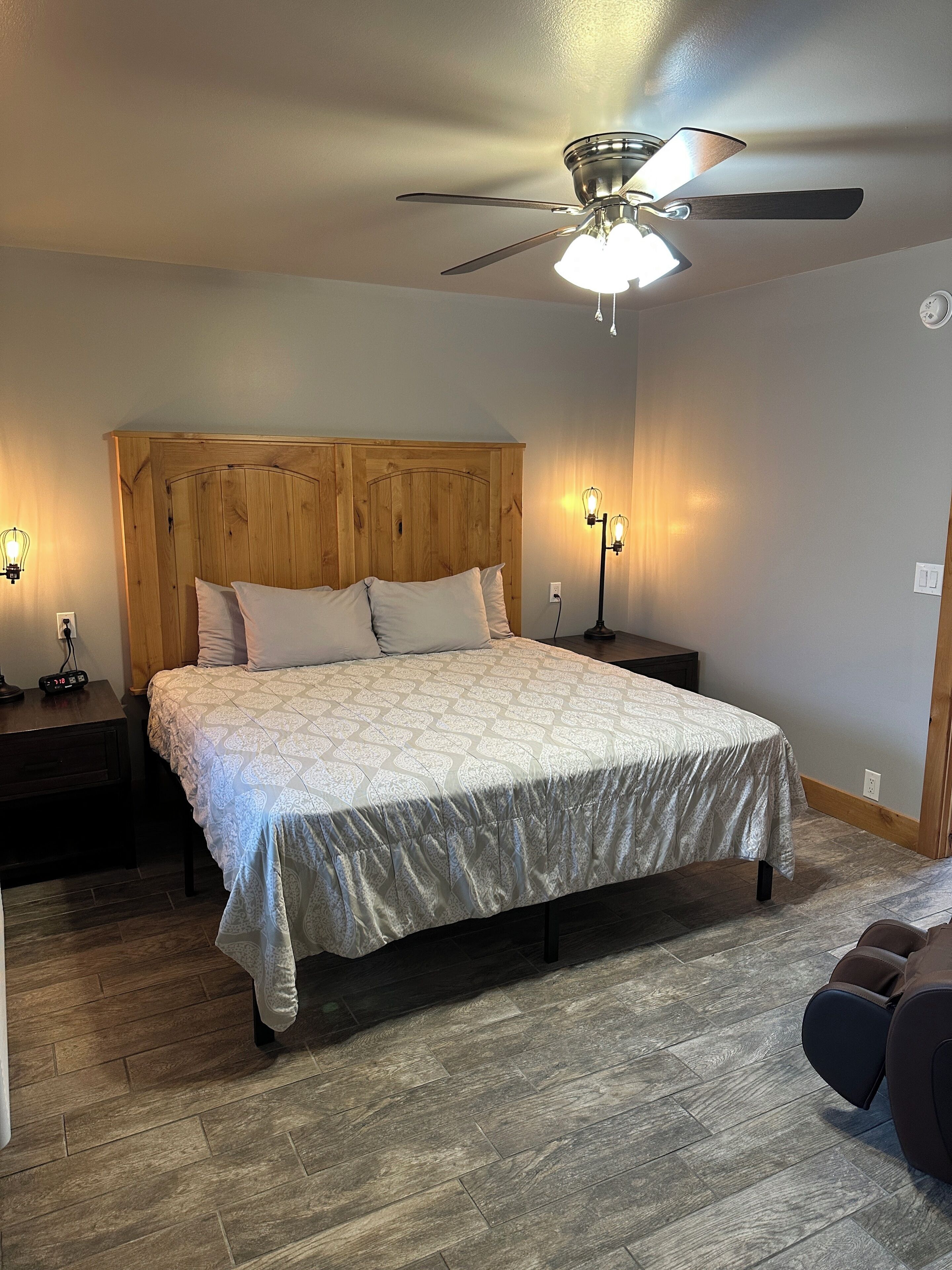 Comfort Suite, 1 King Bed, Fireplace, Corner