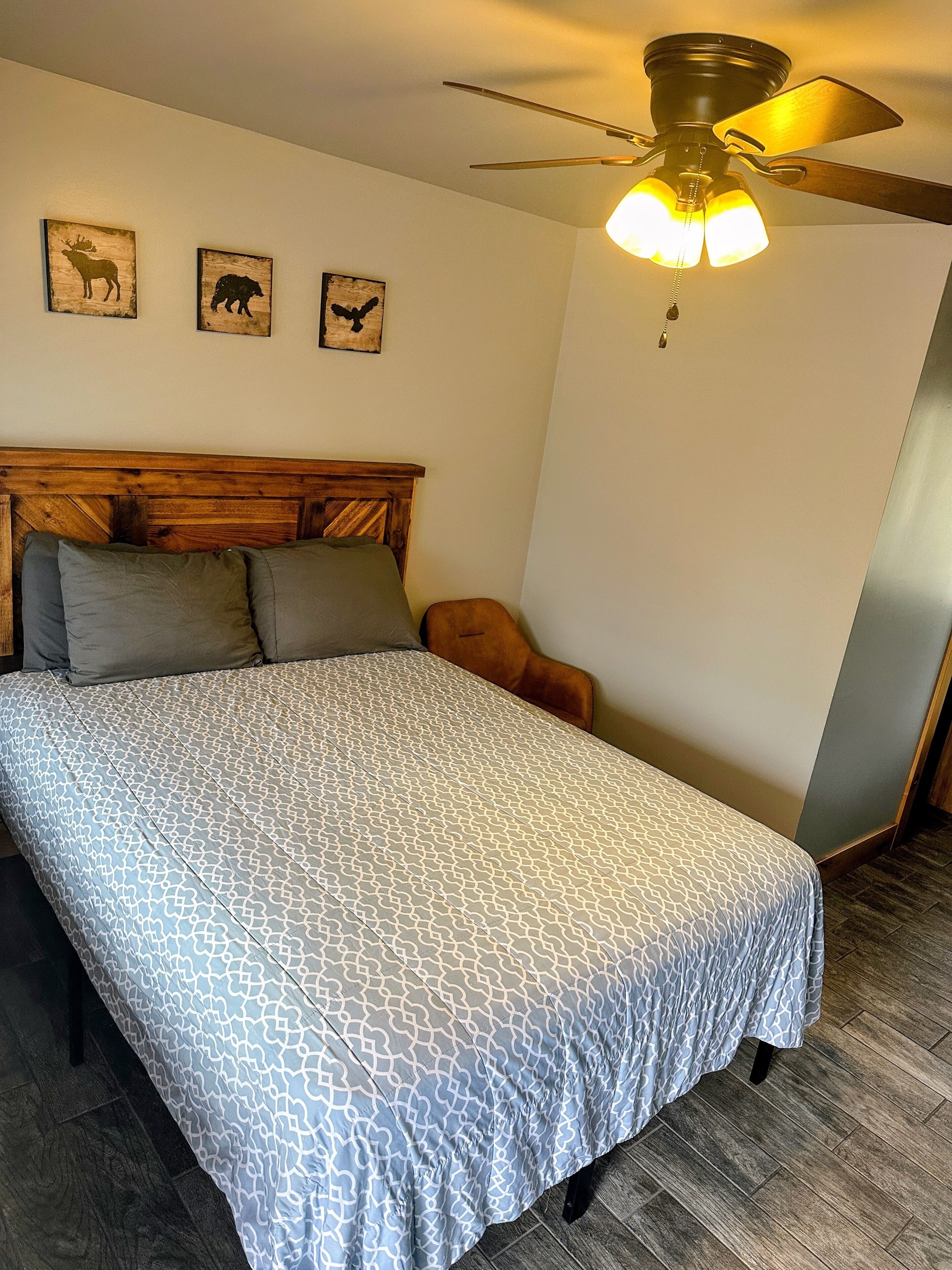 Standard Room, 1 Queen Bed