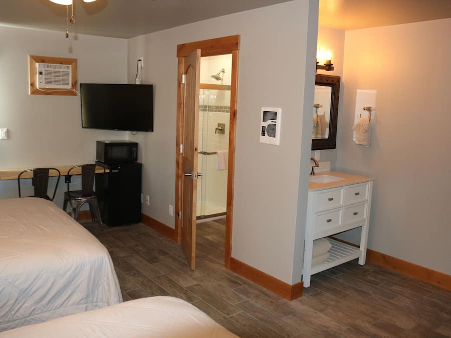 1 chambre, bureau, fer et planche à repasser, Wi-Fi gratuit