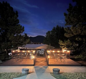 Terrace/patio - Columbine Inn (Estes Park)