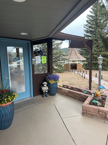 Columbine Inn