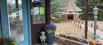 Columbine Inn