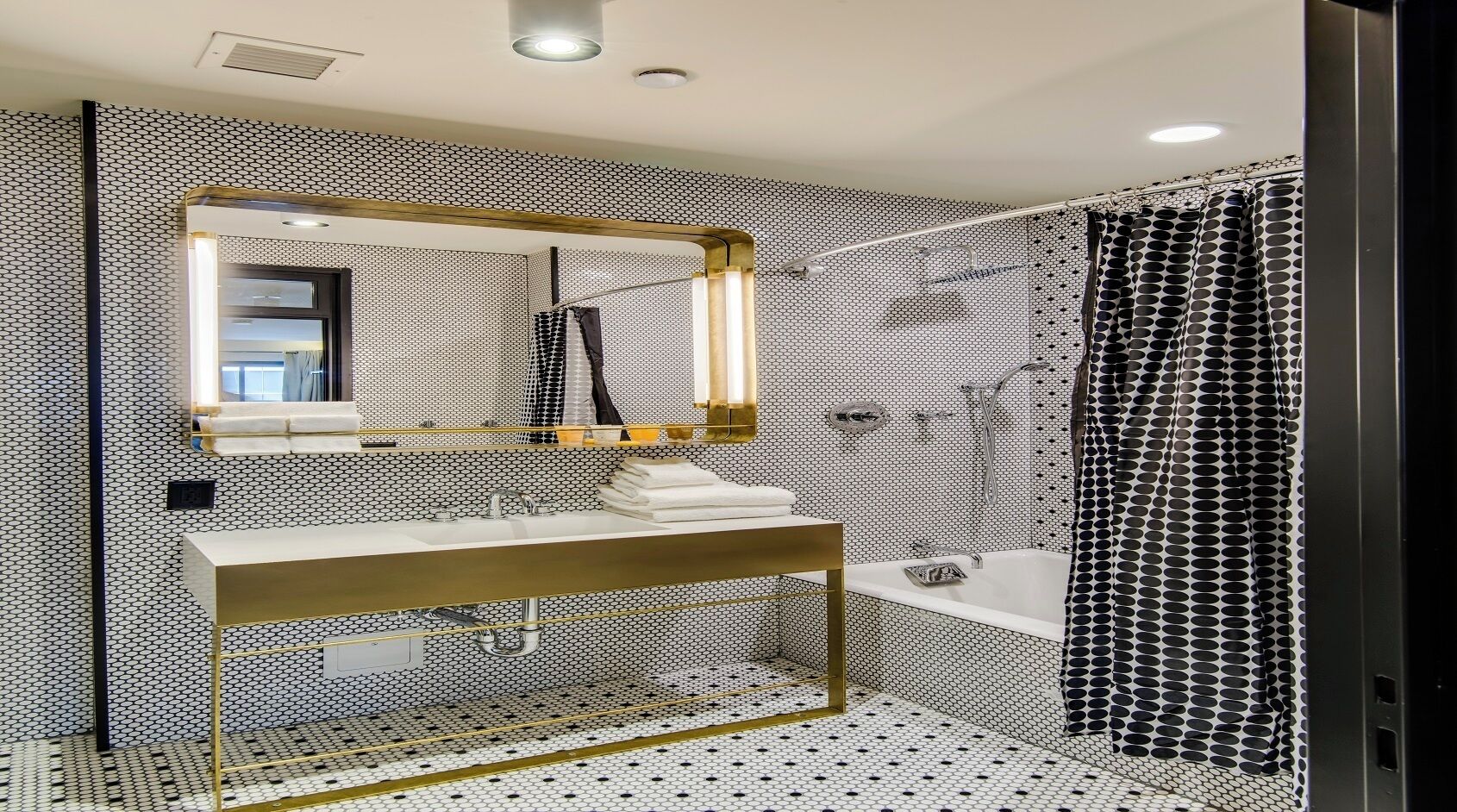 Ensemble Suite | Bathroom