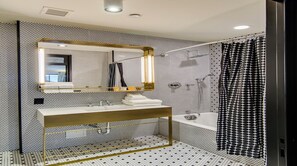 Ensemble Suite | 욕실 | 레인폴 샤워기, 고급 세면용품