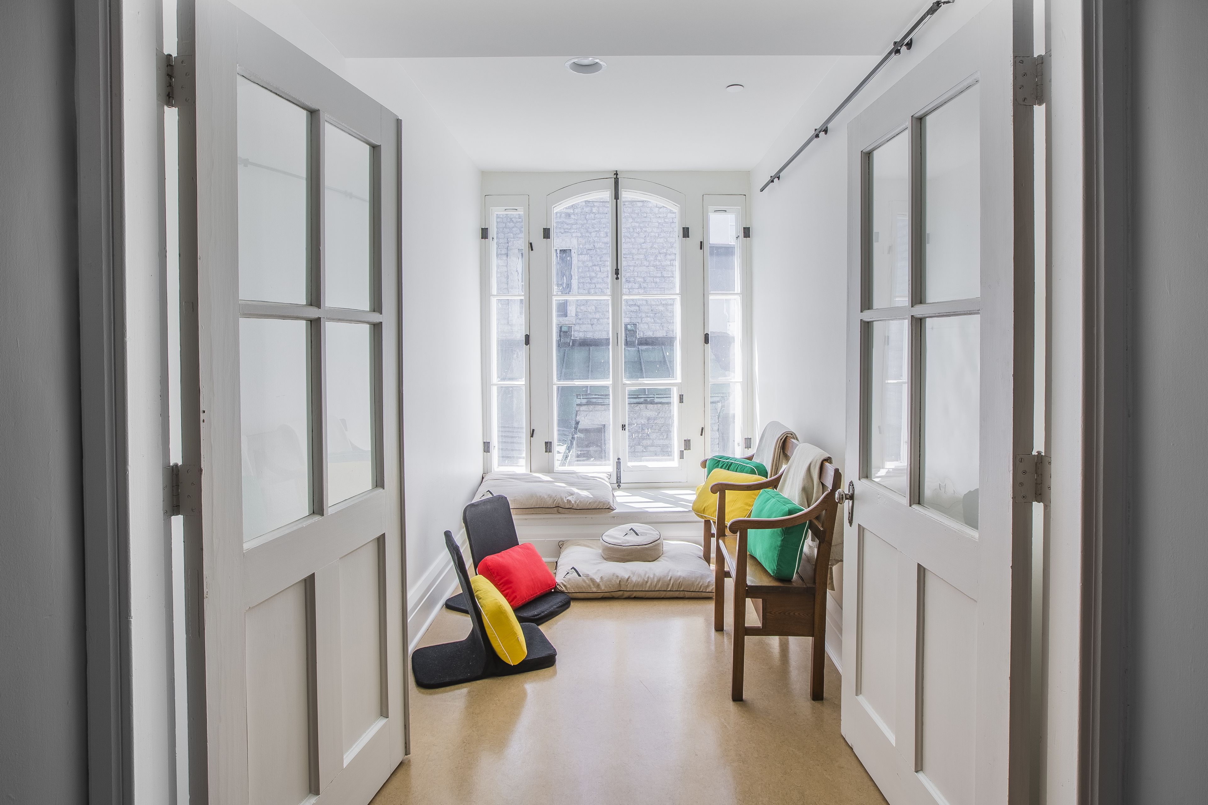 premium bedding, free wifi, bed sheets