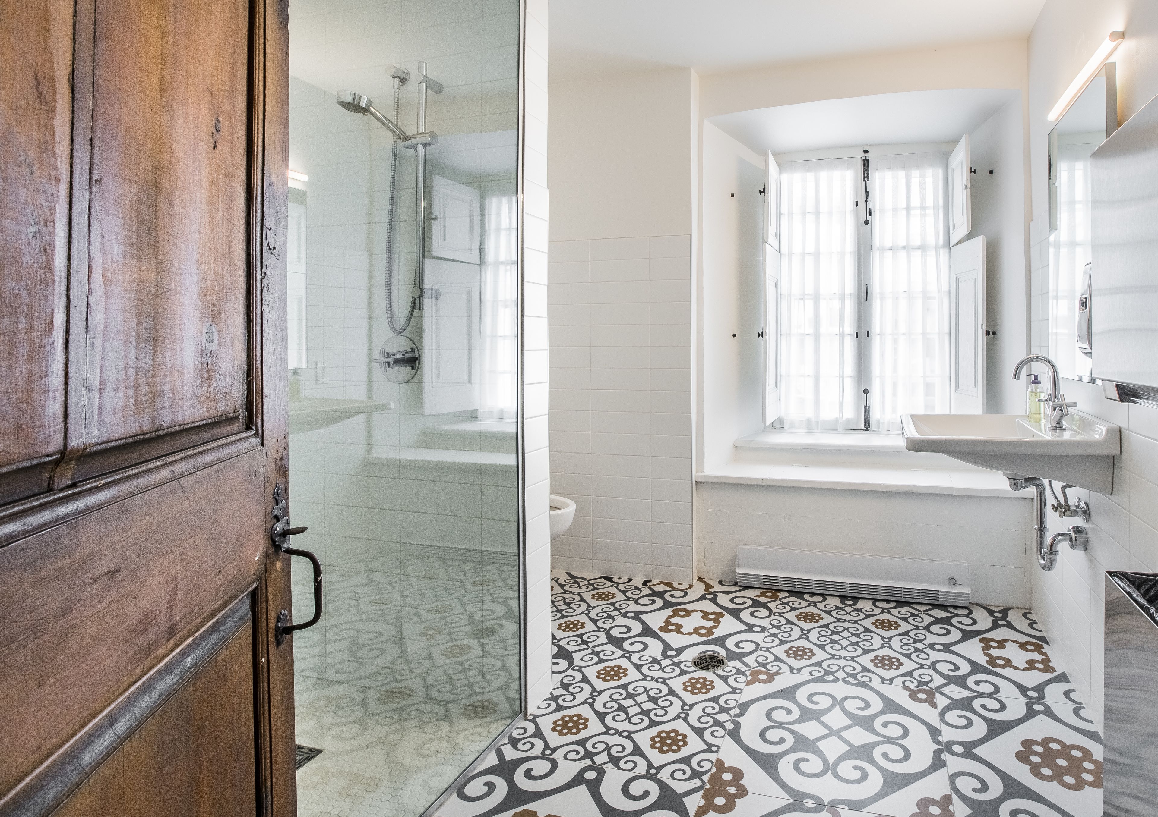 eco-friendly toiletries, bathrobes, towels, soap