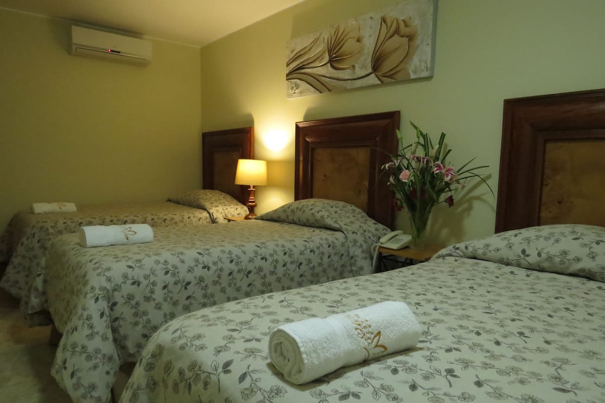 Superior Triple Room | In-room safe, cribs (surcharge), WiFi (free), bed sheets