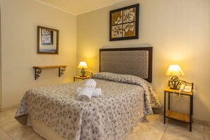 ห้องสแตนดาร์ดดับเบิล | ตู้นิรภัยในห้องพัก, เปล/เตียงเด็กอ่อน, Wi-Fi ฟรี, ผ้าปูที่นอน