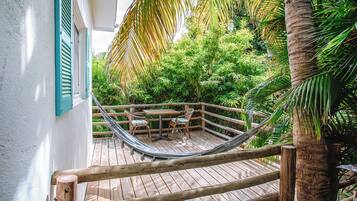 Comfort appartement, 1 slaapkamer, uitzicht op tuin | Terras