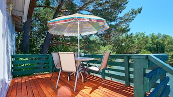 Family Cottage, 2 Bedrooms, Garden View | Balcony