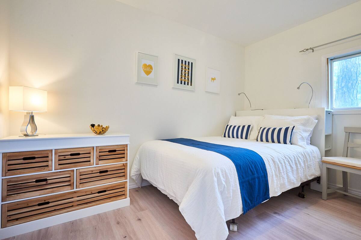 Family Cottage, 2 Bedrooms, Garden View | Free WiFi, individually decorated, individually furnished